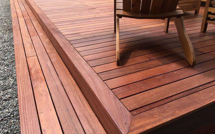 Transformando seu Espaço ao Ar Livre: Qual a Melhor Madeira para Decks e Pergolados